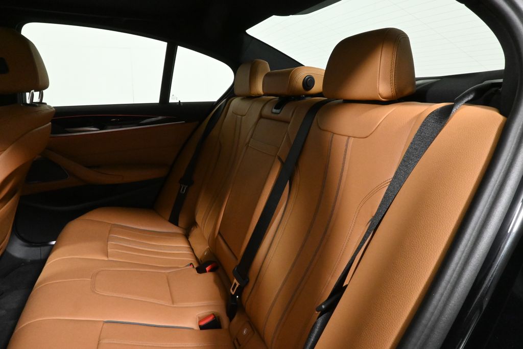 Thumbnail: 2023 BMW 5 Series - 5