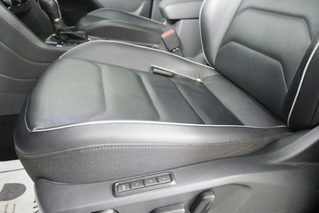 Thumbnail: 2019 Volkswagen Tiguan - 10