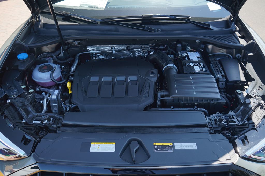 Thumbnail: 2025 Audi Q3 - 12