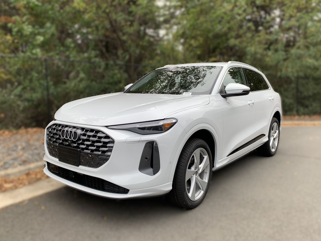 Thumbnail: 2025 Audi Q5 - 3