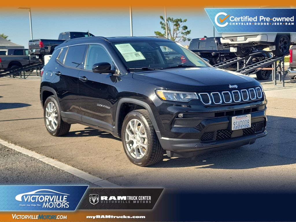 Diamond Black Crystal Pearlcoat 2022 Jeep Compass SUV / Crossover Four-Wheel Drive 9-Speed Automatic
