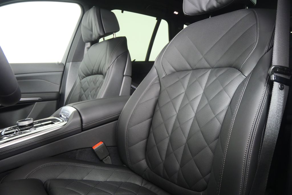 Thumbnail: 2026 BMW X5 - 12