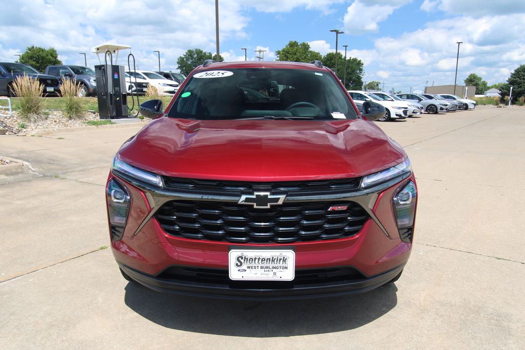 Used 2025 Chevrolet Trax SUV
