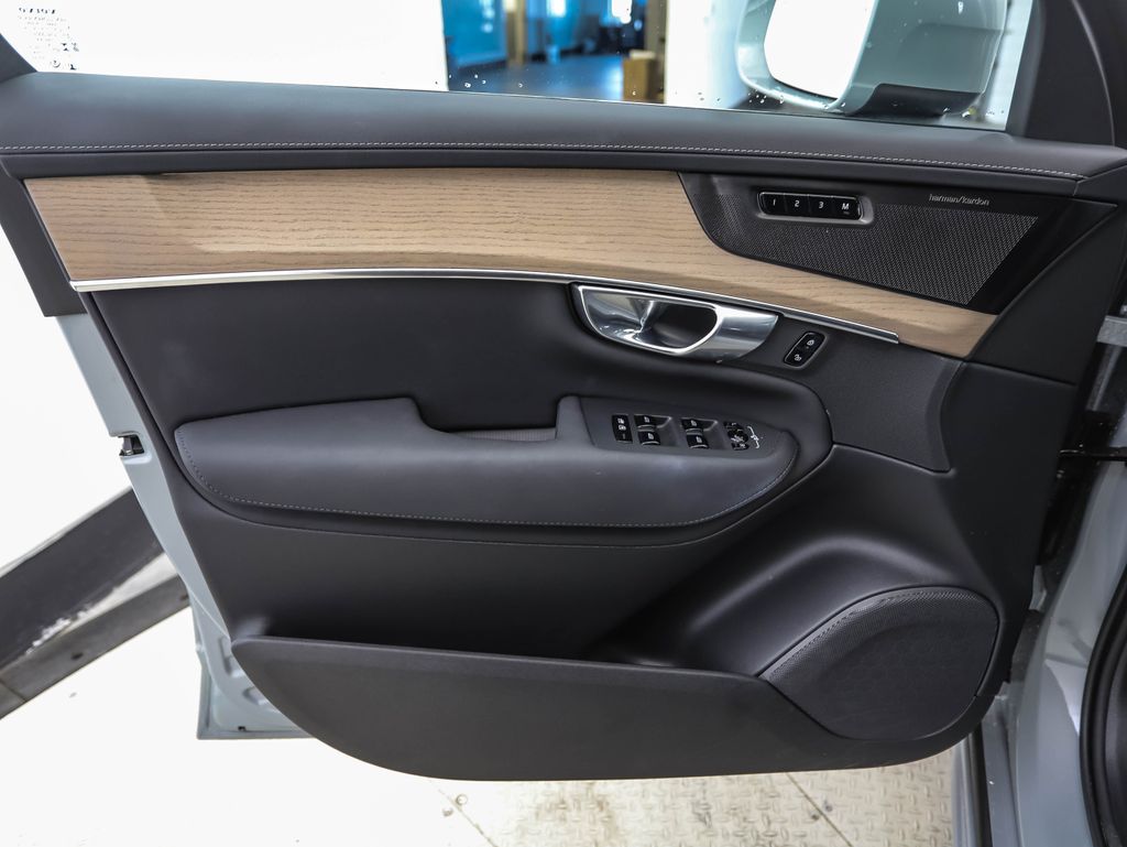 Thumbnail: 2026 Volvo XC90 - 9