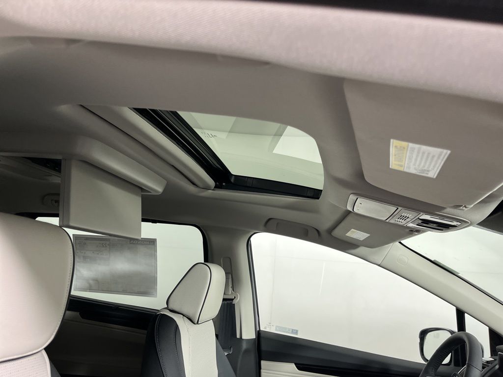Thumbnail: 2026 Honda Odyssey - 10
