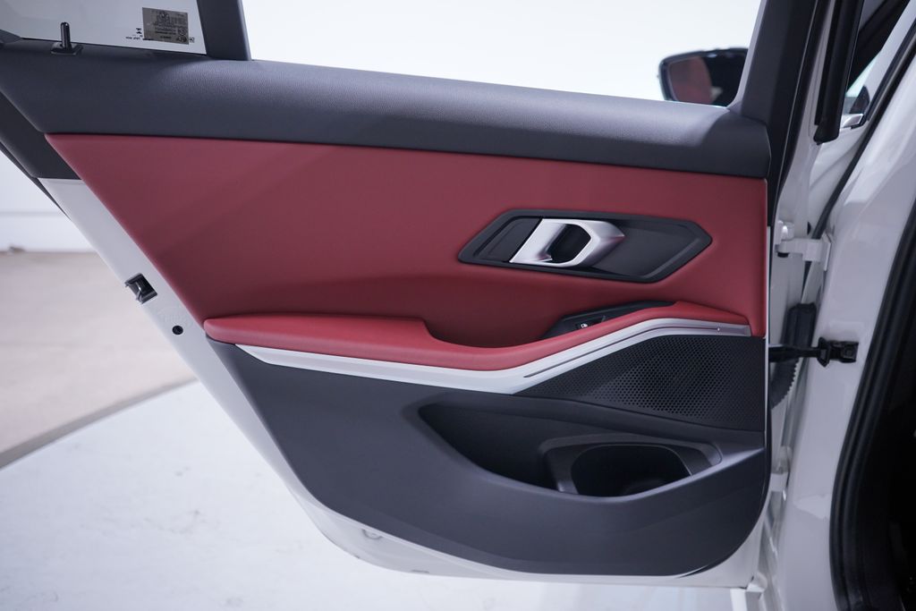 Thumbnail: 2024 BMW 3 Series - 15