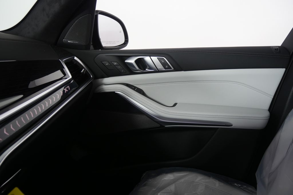 2026 BMW X7 xDrive40i 24