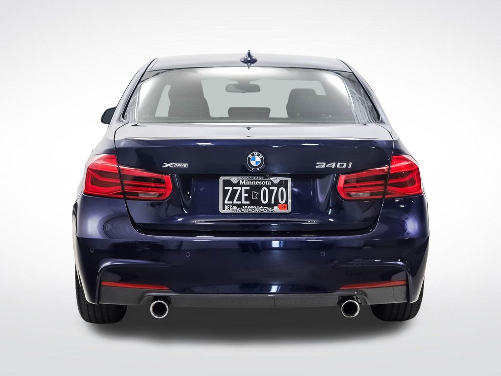 Thumbnail: 2018 BMW 3 Series - 4