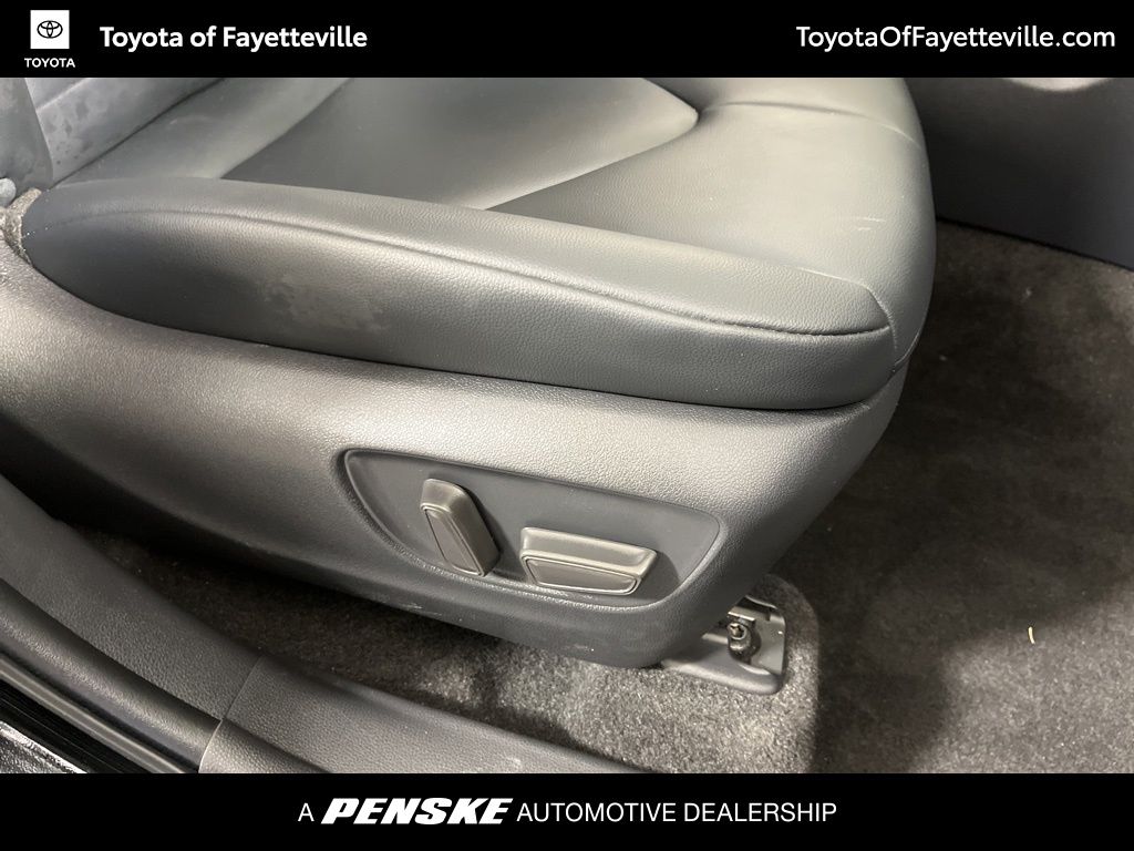 Thumbnail: 2023 Toyota Highlander - 9