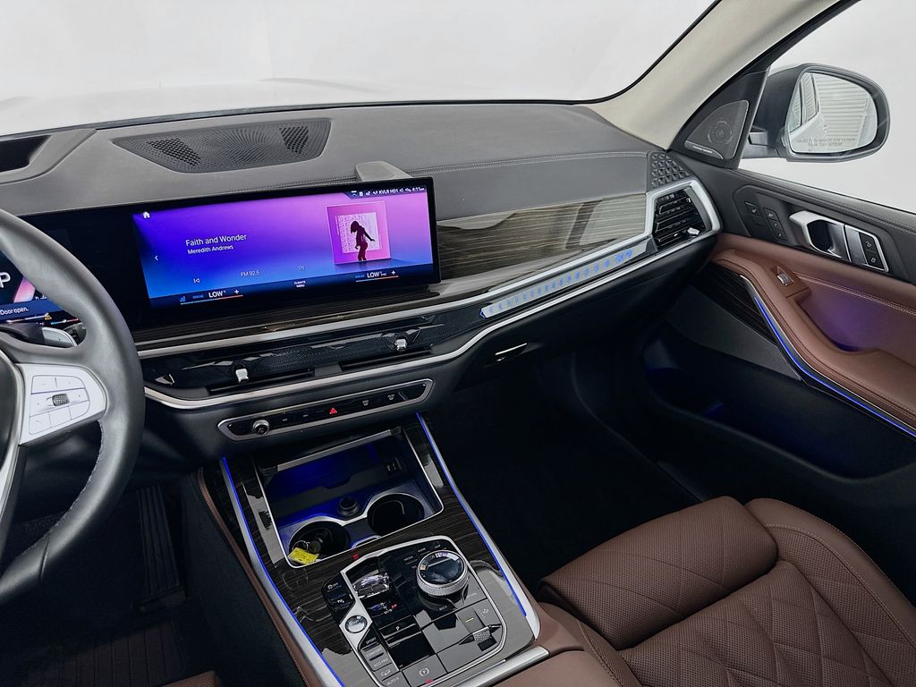 2023 BMW X7 xDrive40i 23