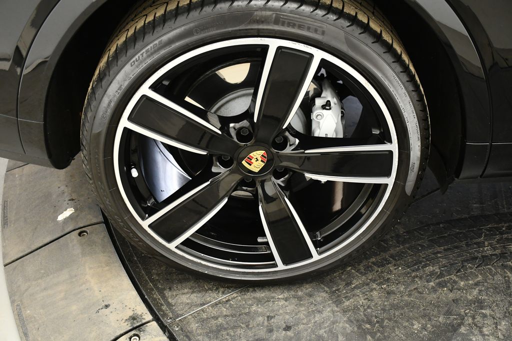 Thumbnail: 2026 Porsche Panamera - 16