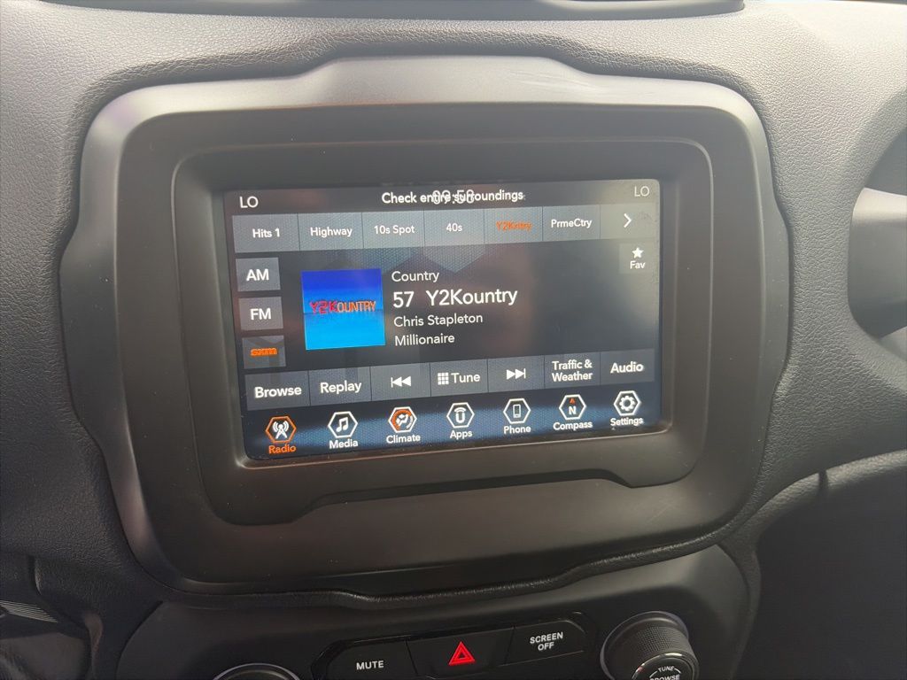 2019 Jeep Renegade — photo 2