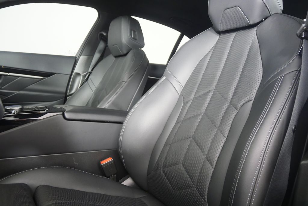 Thumbnail: 2025 BMW 5 Series - 9