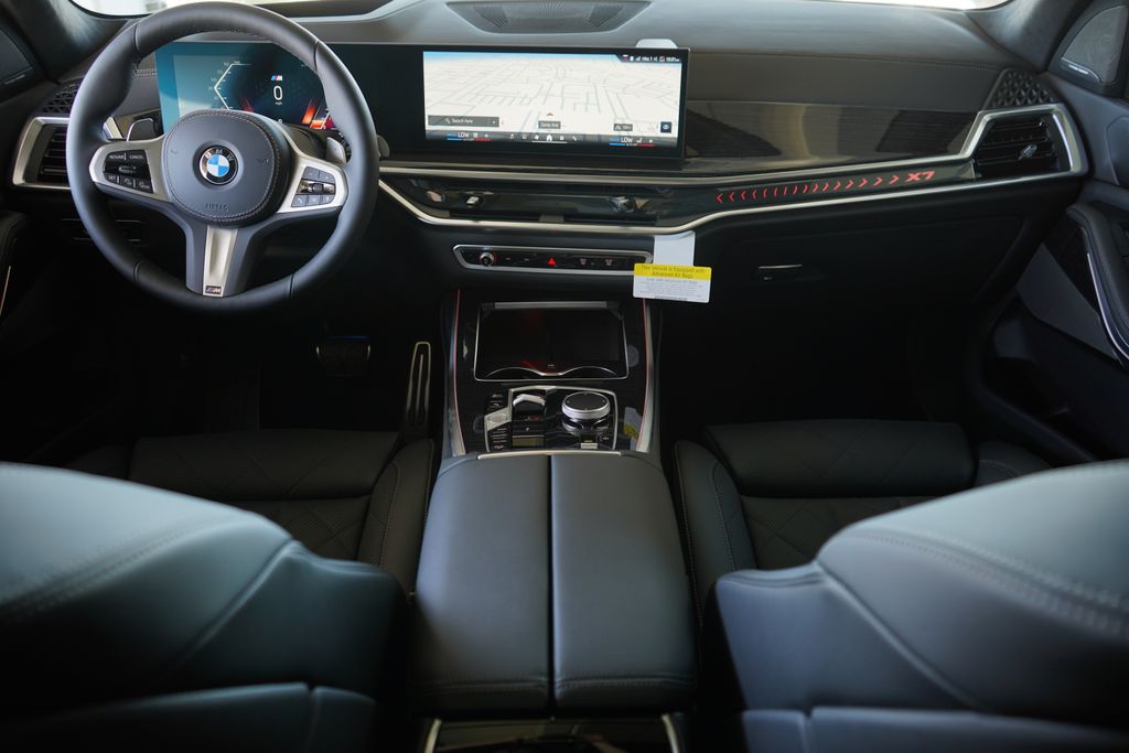 Thumbnail: 2026 BMW X7 - 14