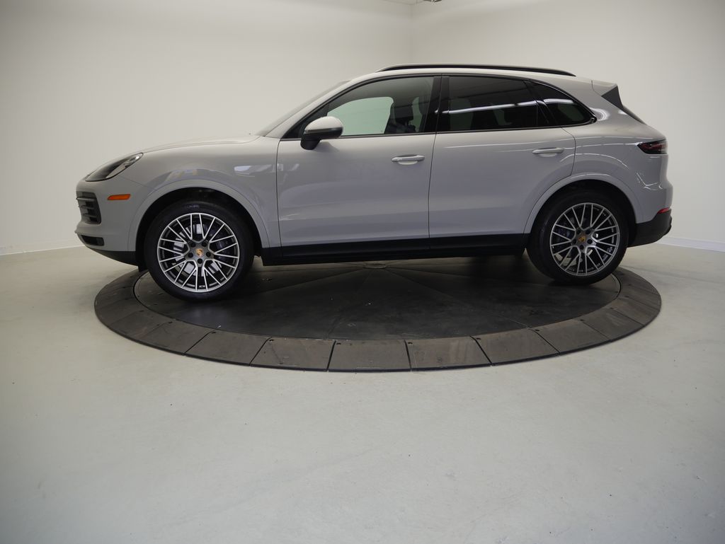 Thumbnail: 2023 Porsche Cayenne - 2