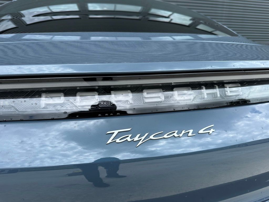 Thumbnail: 2025 Porsche Taycan - 12