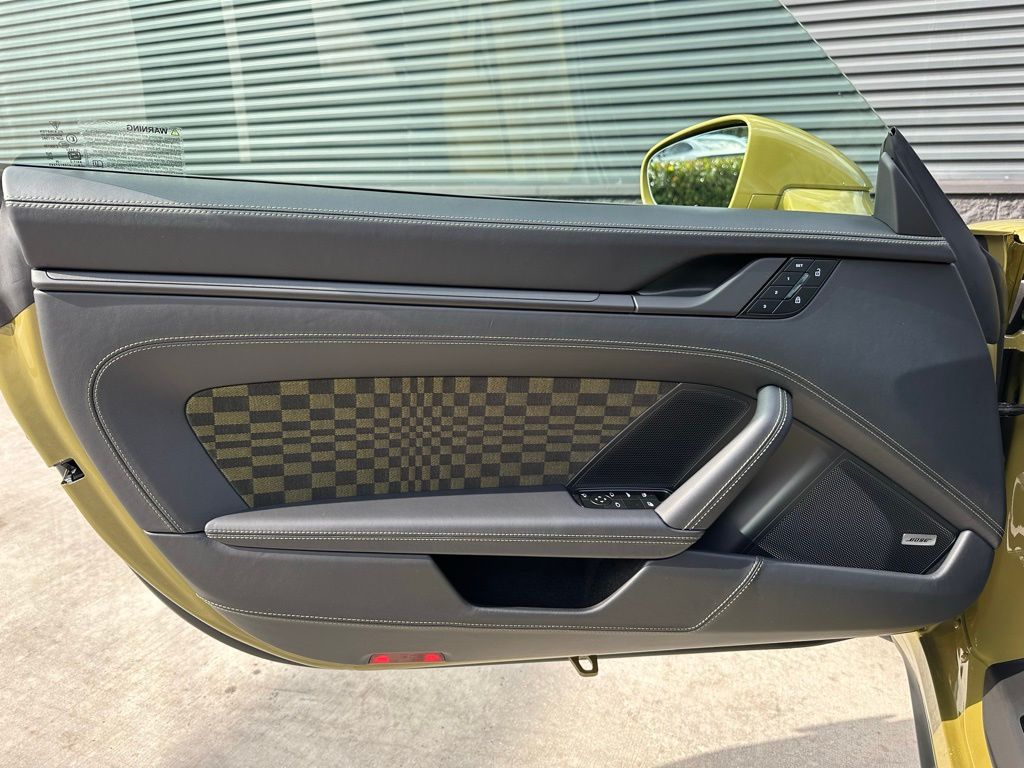 Thumbnail: 2026 Porsche 911 - 19