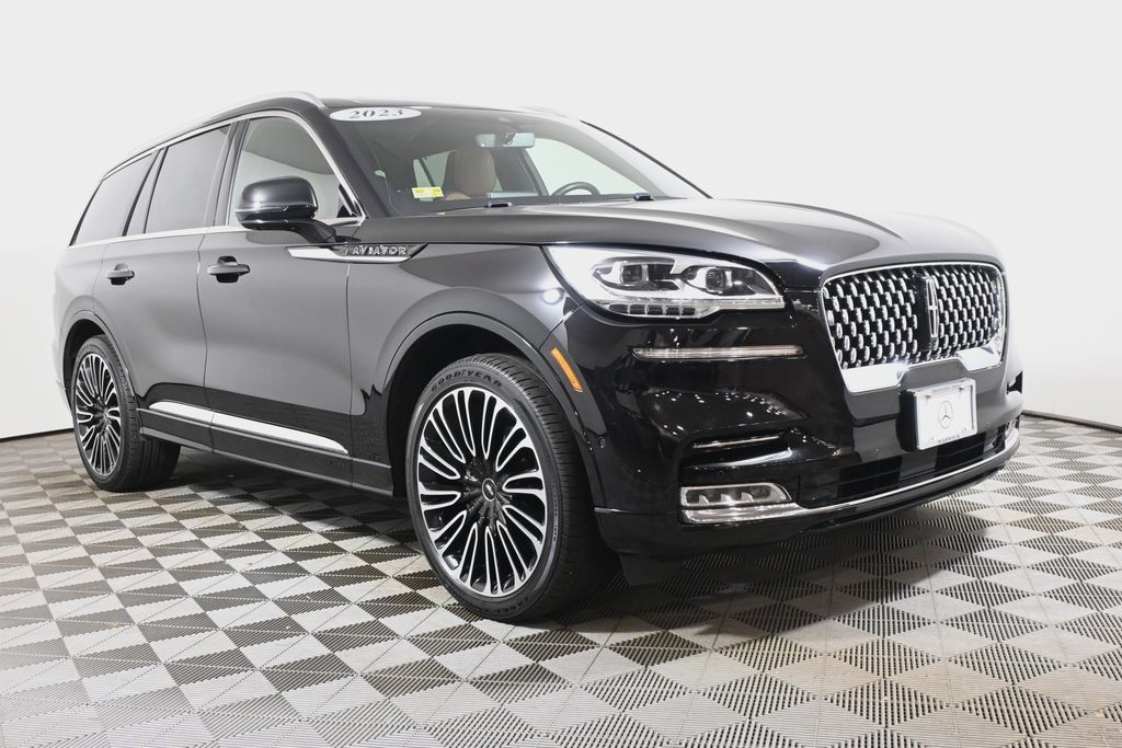 Thumbnail: 2023 Lincoln Aviator - 9
