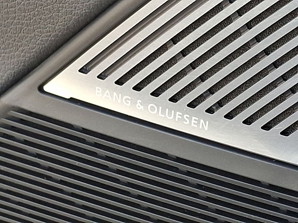 Thumbnail: 2022 Audi SQ8 - 26