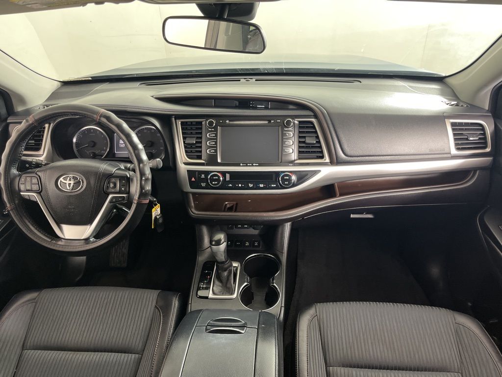 Thumbnail: 2017 Toyota Highlander - 16