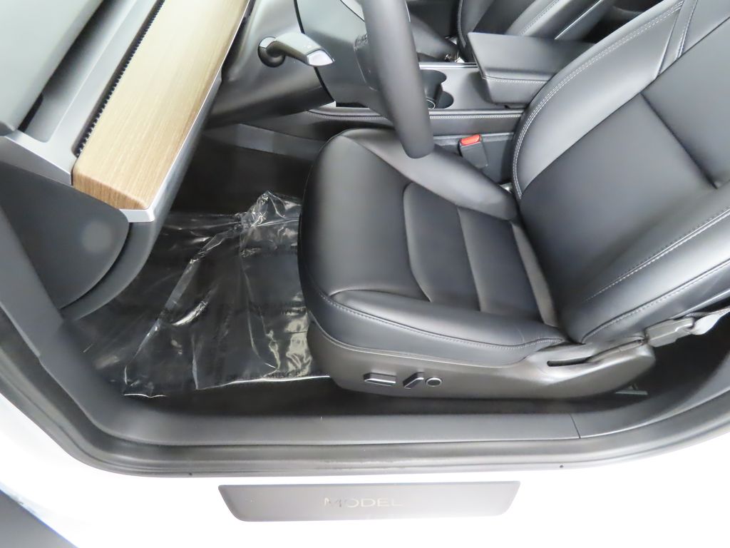 Thumbnail: 2023 Tesla Model 3 - 24