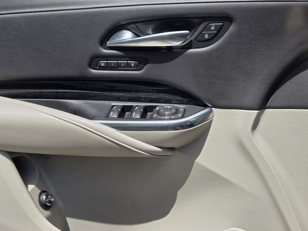 used 2021 Cadillac XT4 car, priced at $22,841