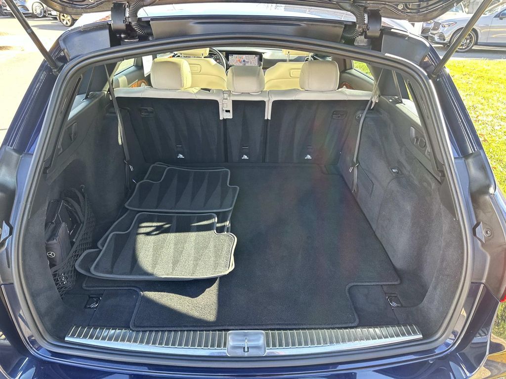 Thumbnail: 2019 Mercedes-Benz E-Class - 28