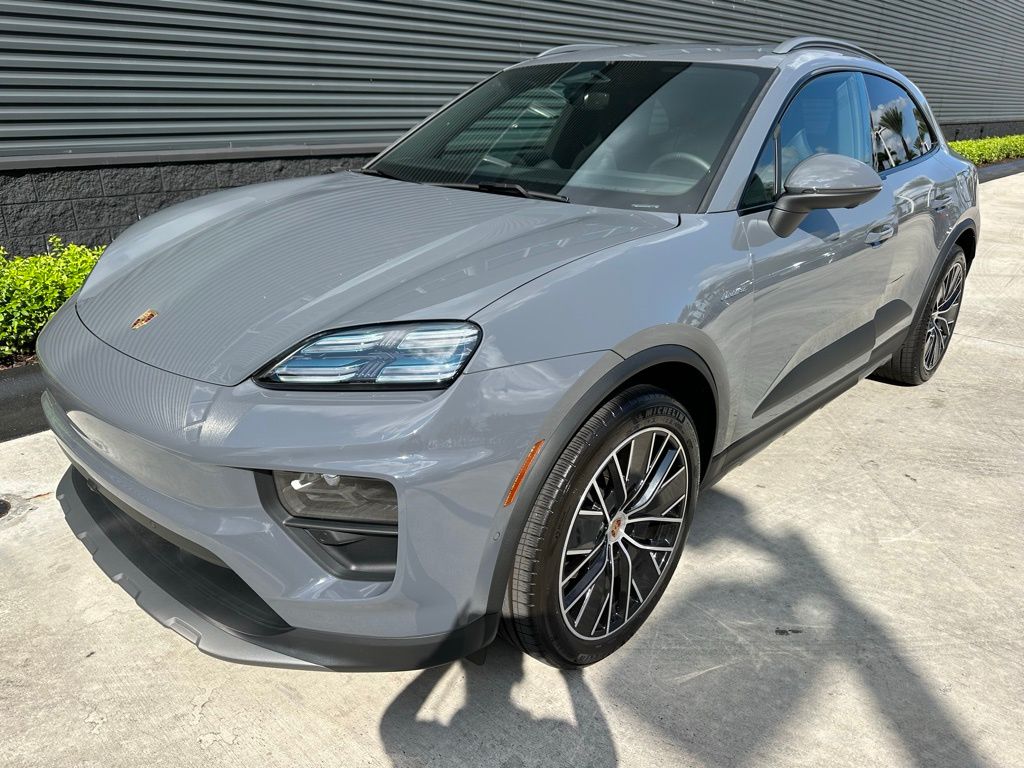 Thumbnail: 2025 Porsche Macan - 7