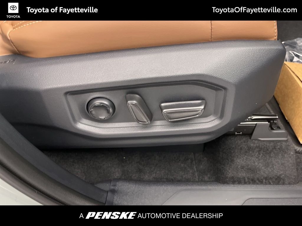Thumbnail: 2025 Toyota Tundra - 11
