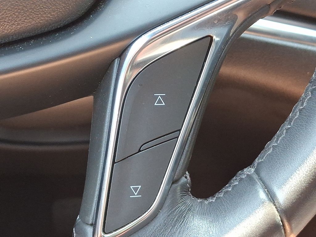 Thumbnail: 2021 Cadillac XT5 - 25