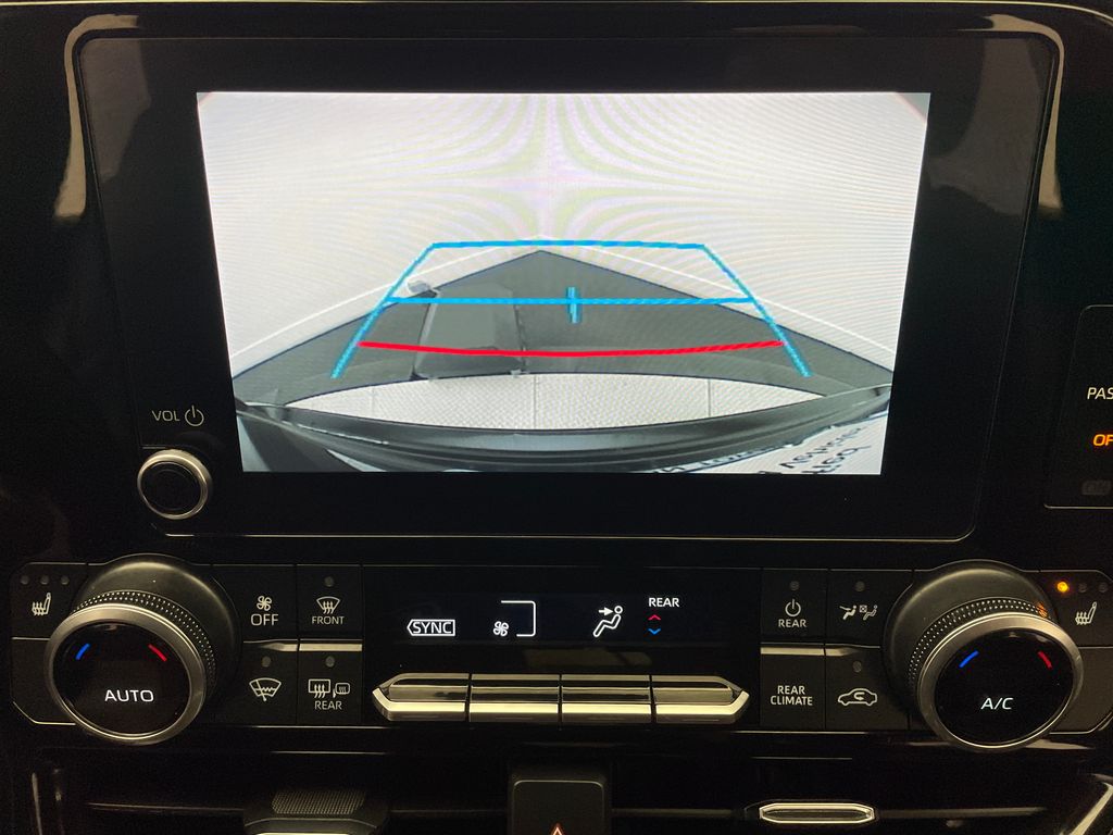 2023 Toyota Highlander XLE 26