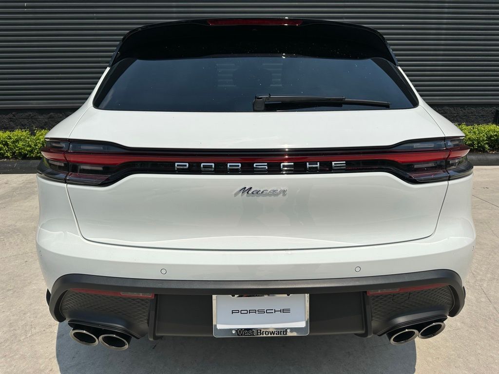 Thumbnail: 2026 Porsche Macan - 12