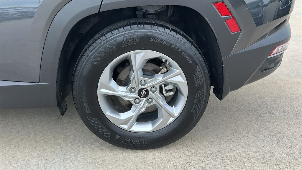 2024 Hyundai Tucson SE Gray at Classic Chevrolet Galveston