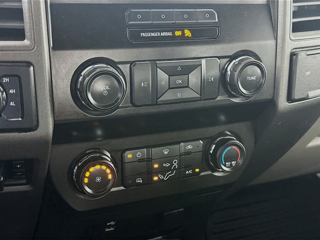 Used 2019 White Ford XL image 18