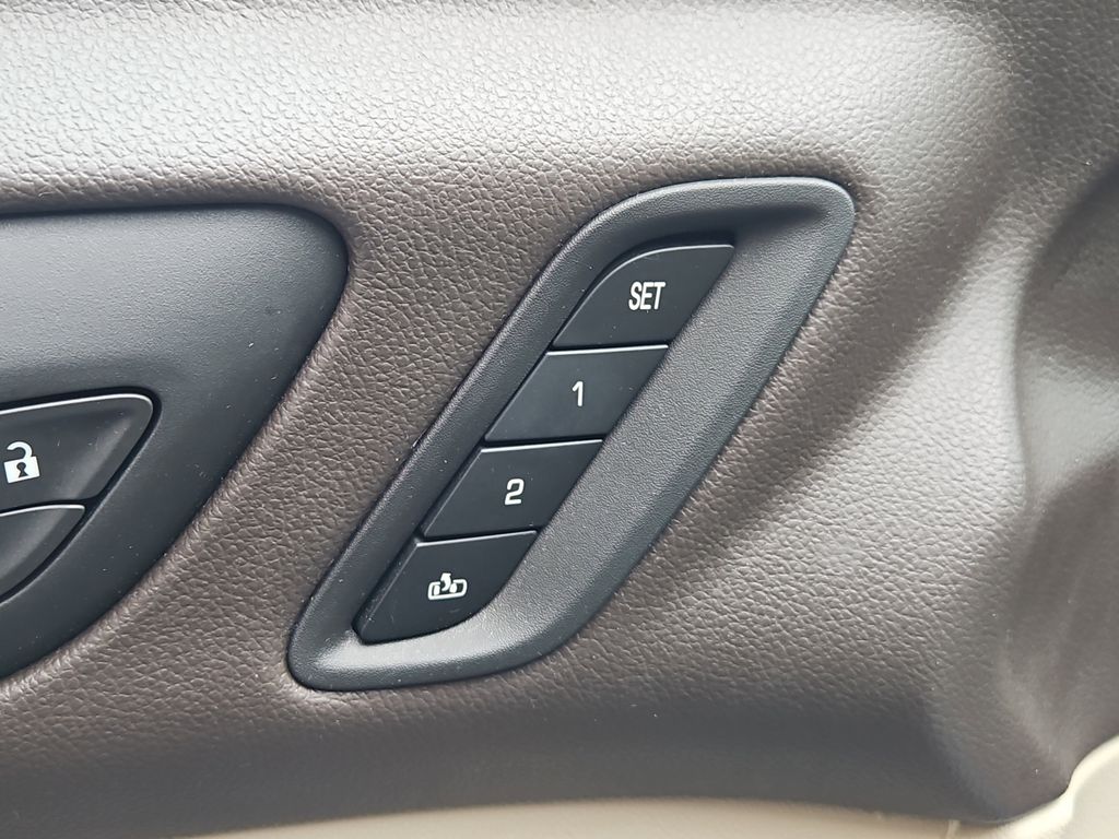 2017 GMC Acadia Denali photo