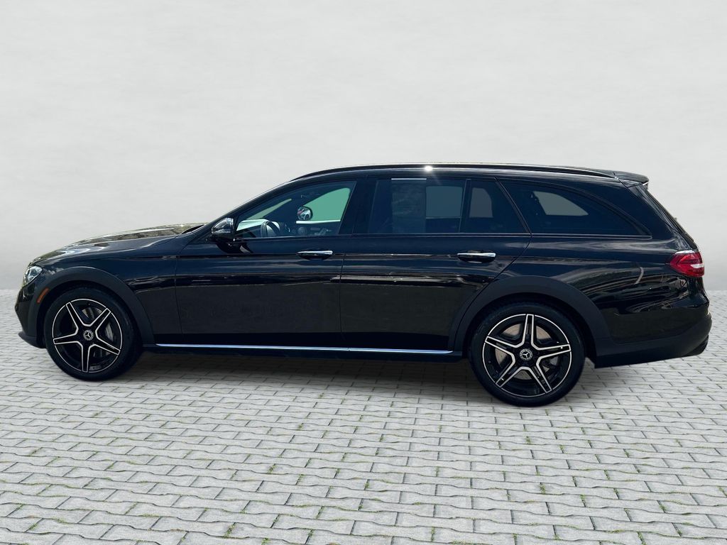 Thumbnail: 2023 Mercedes-Benz E-Class - 16