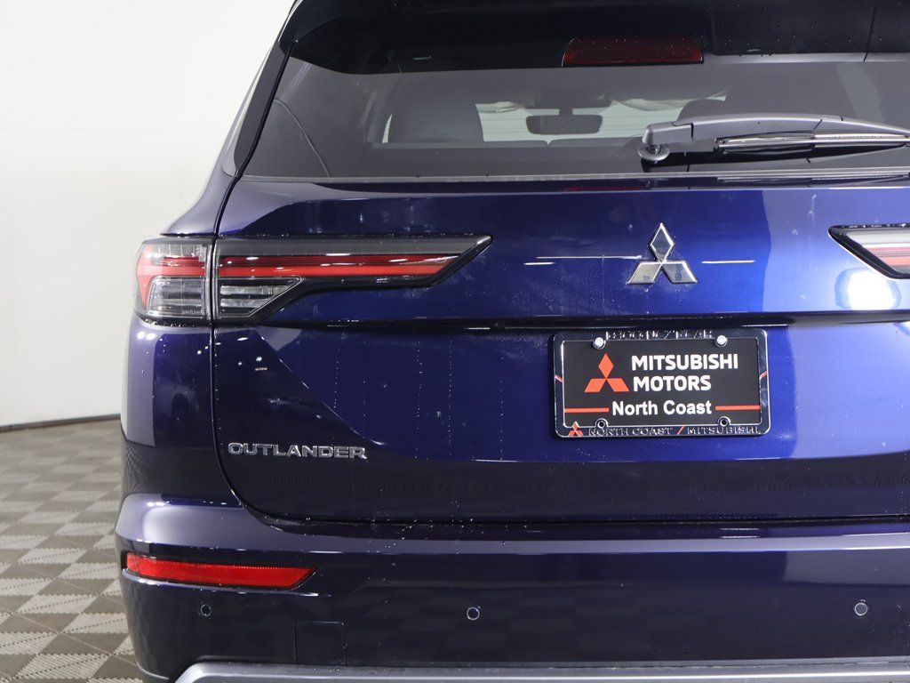 New 2026 Blue Mitsubishi SE image 17