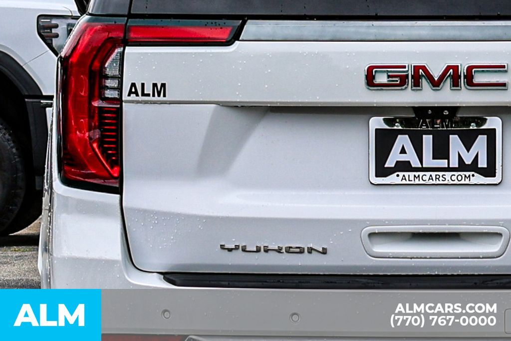 Used 2025 White GMC AT4 image 13