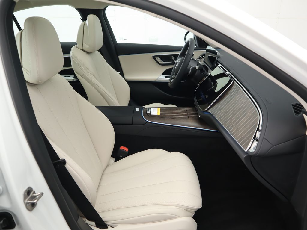 Thumbnail: 2025 Mercedes-Benz E-Class - 21