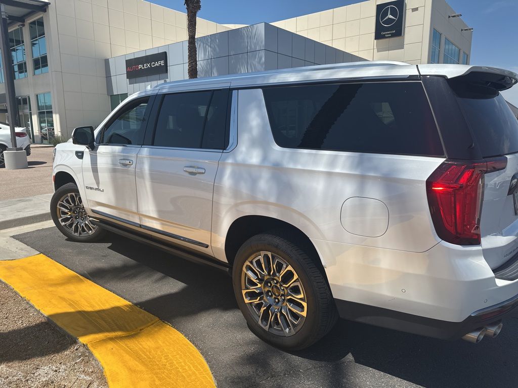 2023 GMC Yukon XL Denali Ultimate 4