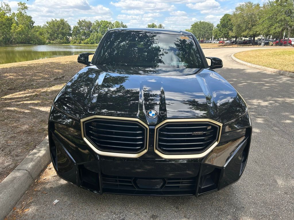 2023 BMW XM  8