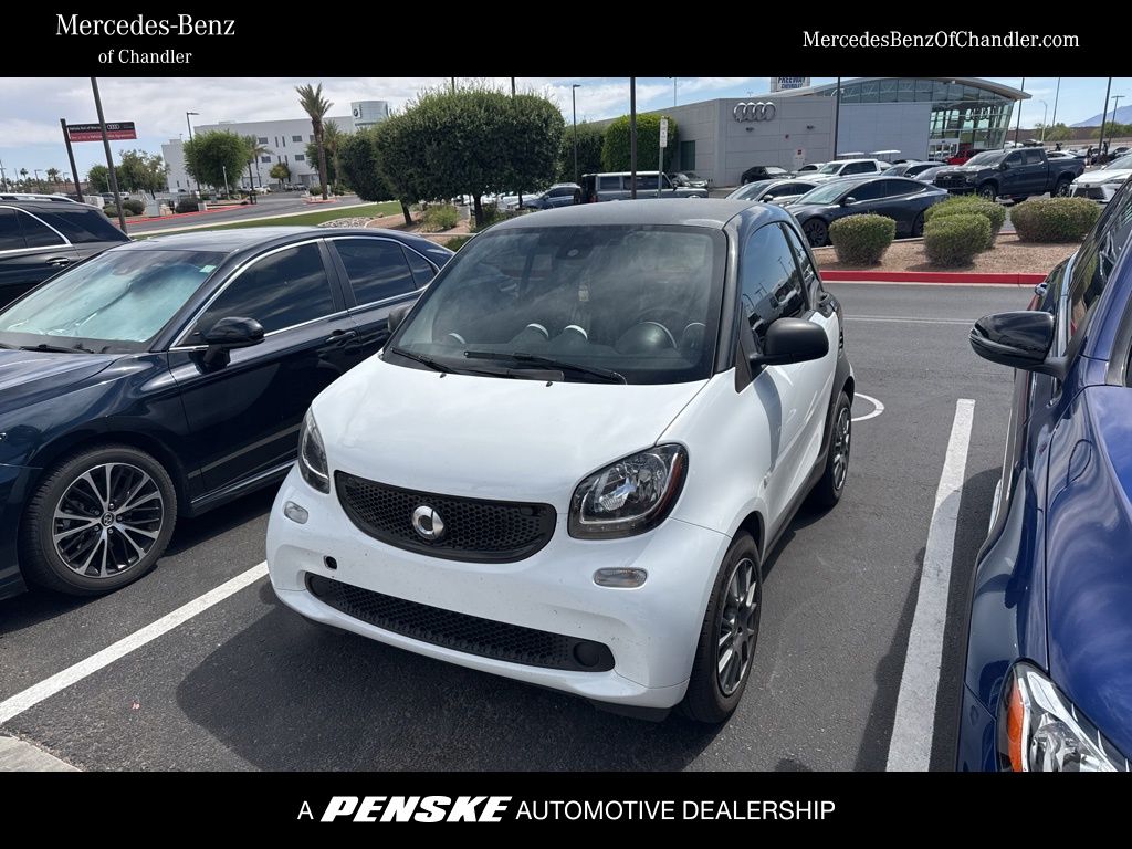 2016 smart fortwo Pure Hero Image