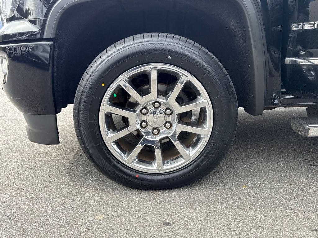 used 2017 GMC Sierra 1500 car, priced at $24,308