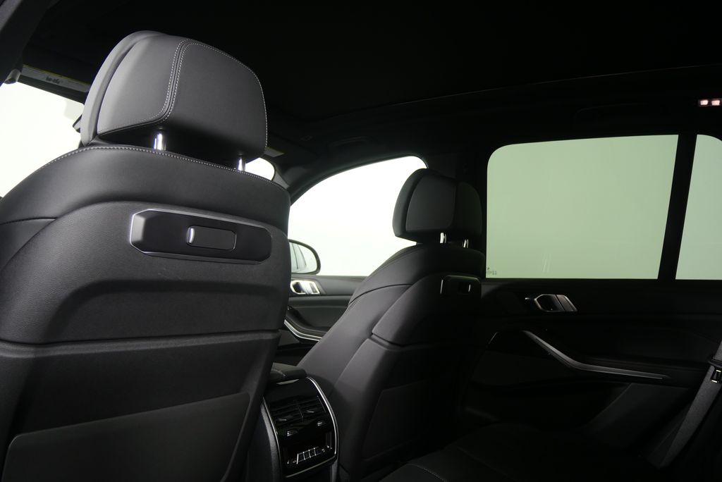 Thumbnail: 2026 BMW X5 - 16