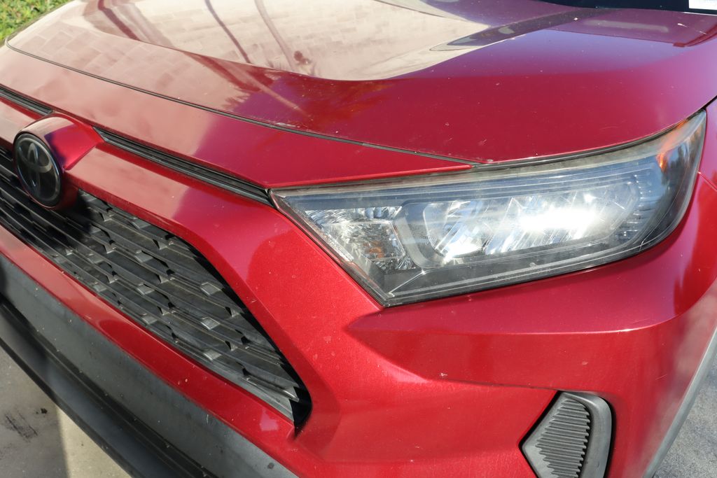 Thumbnail: 2019 Toyota RAV4 - 3