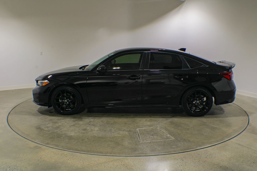 Used 2025  Honda Sport image 3