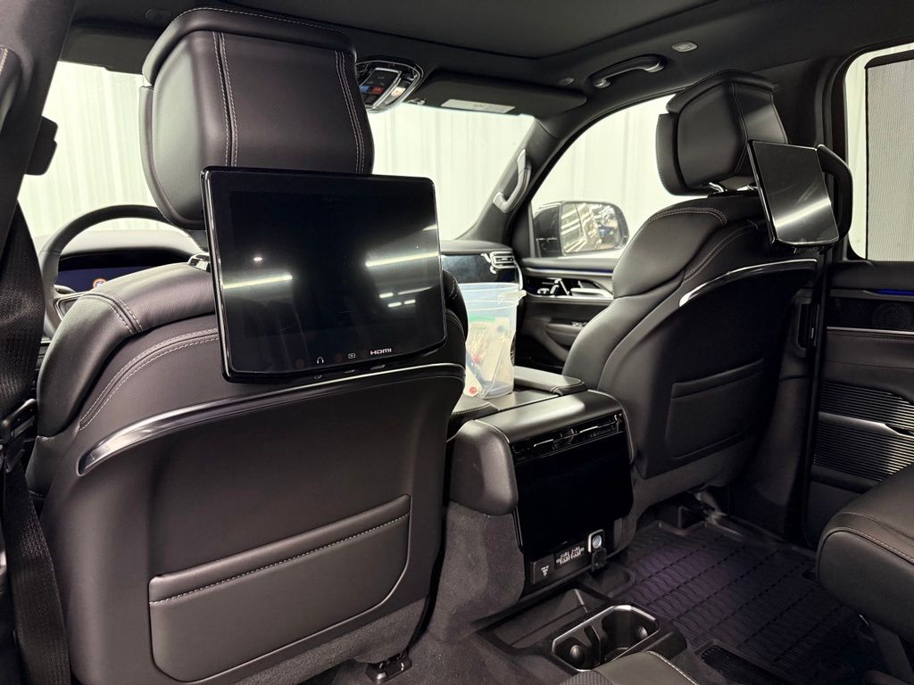2026 Jeep Grand Wagoneer Summit Obsidian - 10