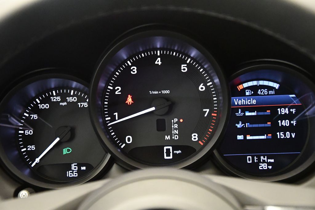 Thumbnail: 2025 Porsche Macan - 25