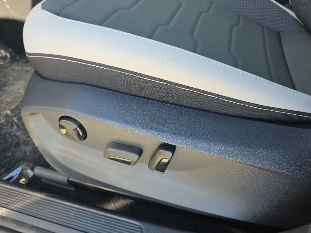 2026 Volkswagen Taos 1.5T SE Gray at Sutliff Volkswagen