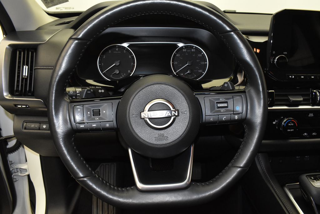 Thumbnail: 2023 Nissan Pathfinder - 16